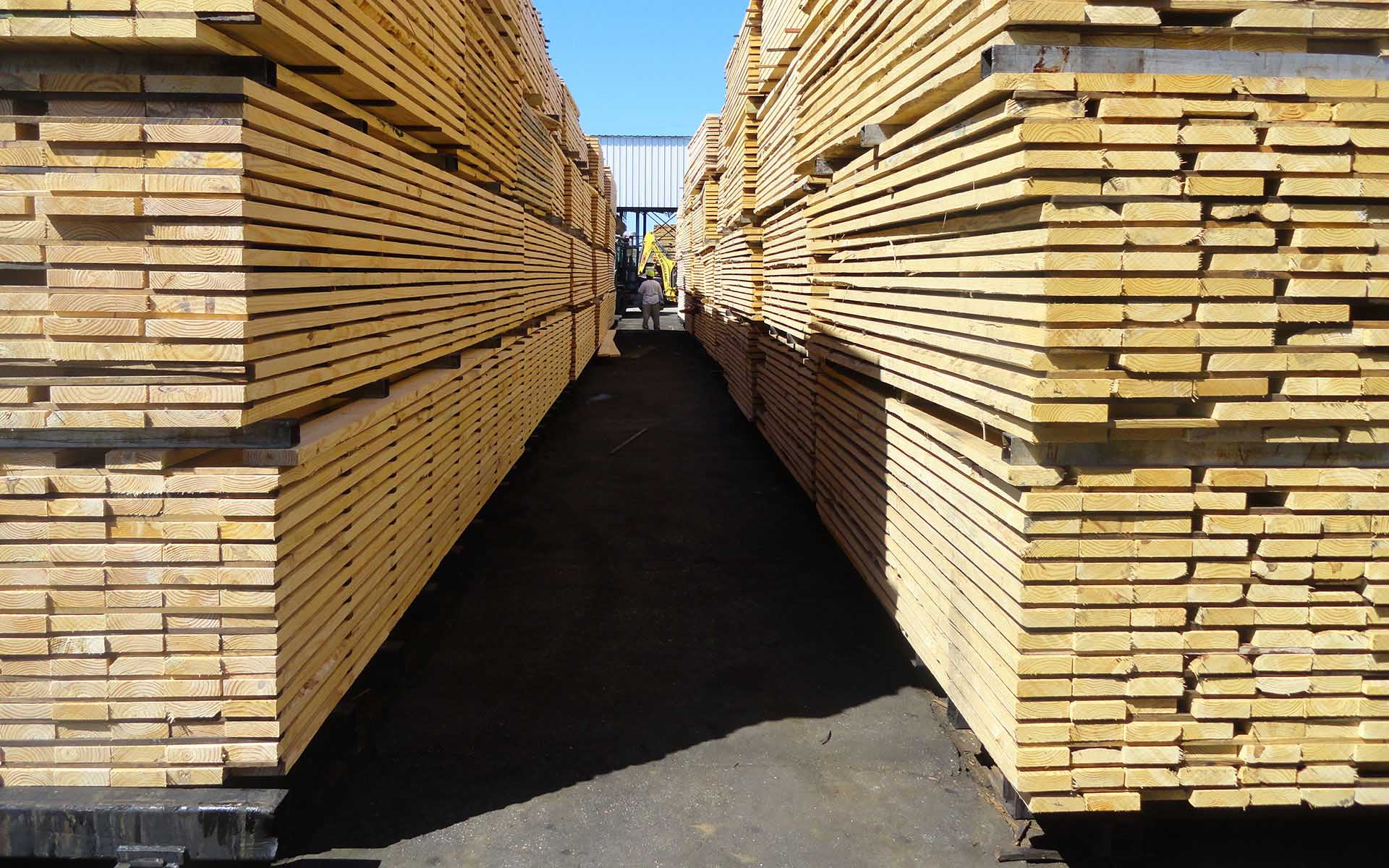 Naturally_Durable_Hardwood_Kiln_Sticks_yarding lumber 008.JPG